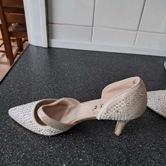 Corelle Ivory Sparkle Heels - Picture 2 of 3